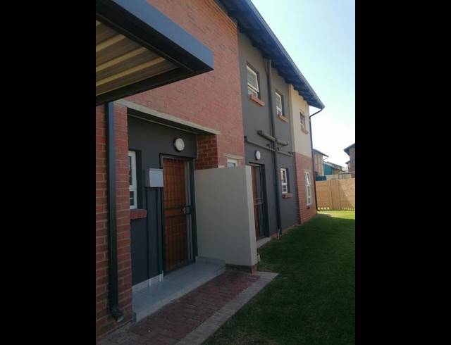 4 BEDROOM TOWNHOUSE FOR SALE IN PARKDENE